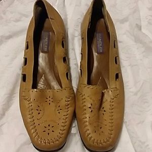 Sandler of Boston tan leather loafers sz8.5